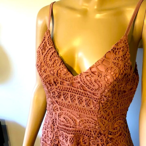 Shareen Collection Dresses & Skirts - Shareen Collection lace dress